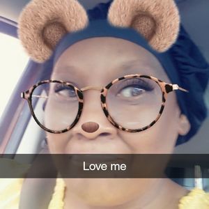 Meet your Posher, Cassandra